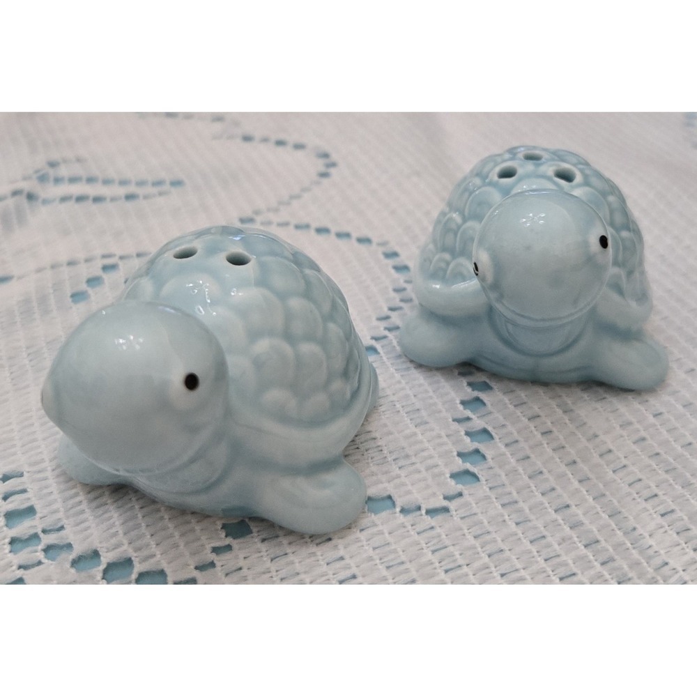 Salt And Pepper‎ Blue Set Of Ceramic Sea Turtles Collectable Vintage Un-used